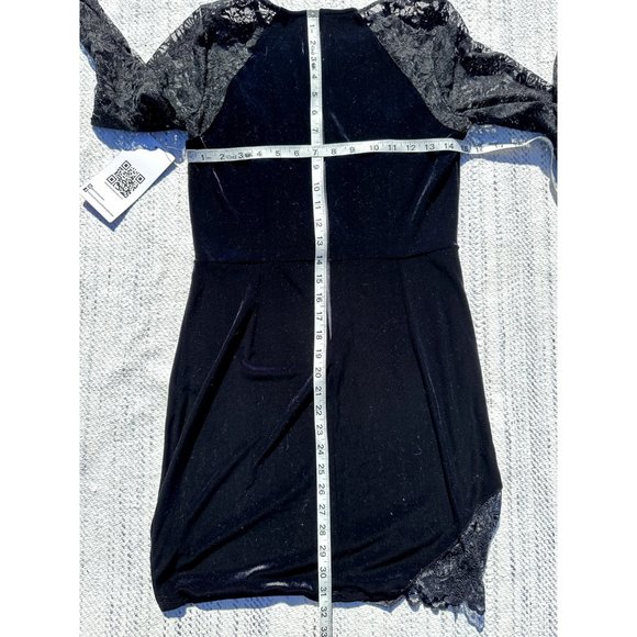 Emerald Sundae Dress Large Black Velour Floral Long Sleeve Mini Junior Womens - Picture 8 of 9